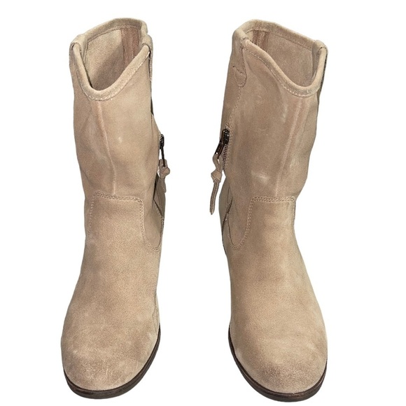 UGG Shoes - UGG Briar suede leather boots. Color is Sugar alone tan. Size 10 GUC